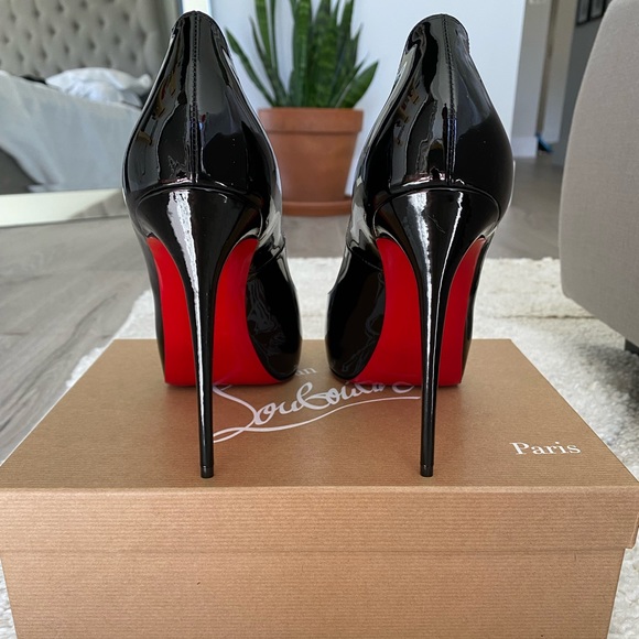 Christian Louboutin New Very Prive 39.5 - Picture 3 of 11